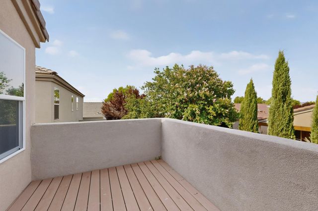 3827 Tundra Swan Court NW, Albuquerque, NM 87120