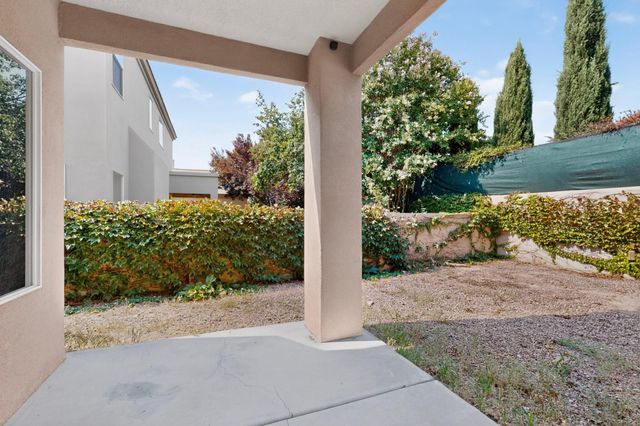 3827 Tundra Swan Court NW, Albuquerque, NM 87120