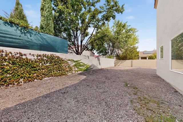 3827 Tundra Swan Court NW, Albuquerque, NM 87120