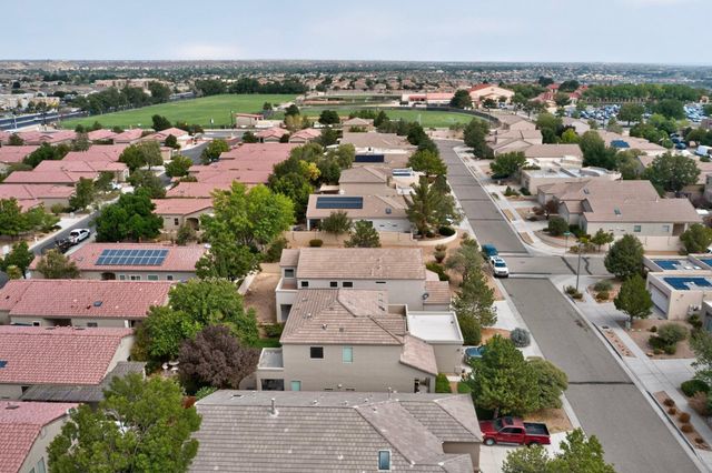 3827 Tundra Swan Court NW, Albuquerque, NM 87120