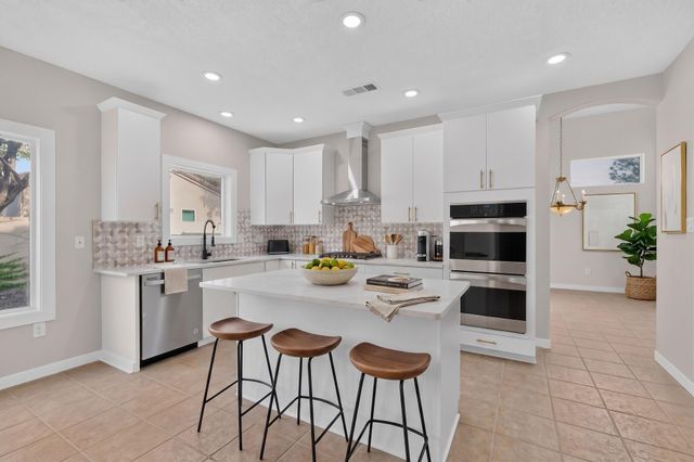 3827 Tundra Swan Court NW, Albuquerque, NM 87120