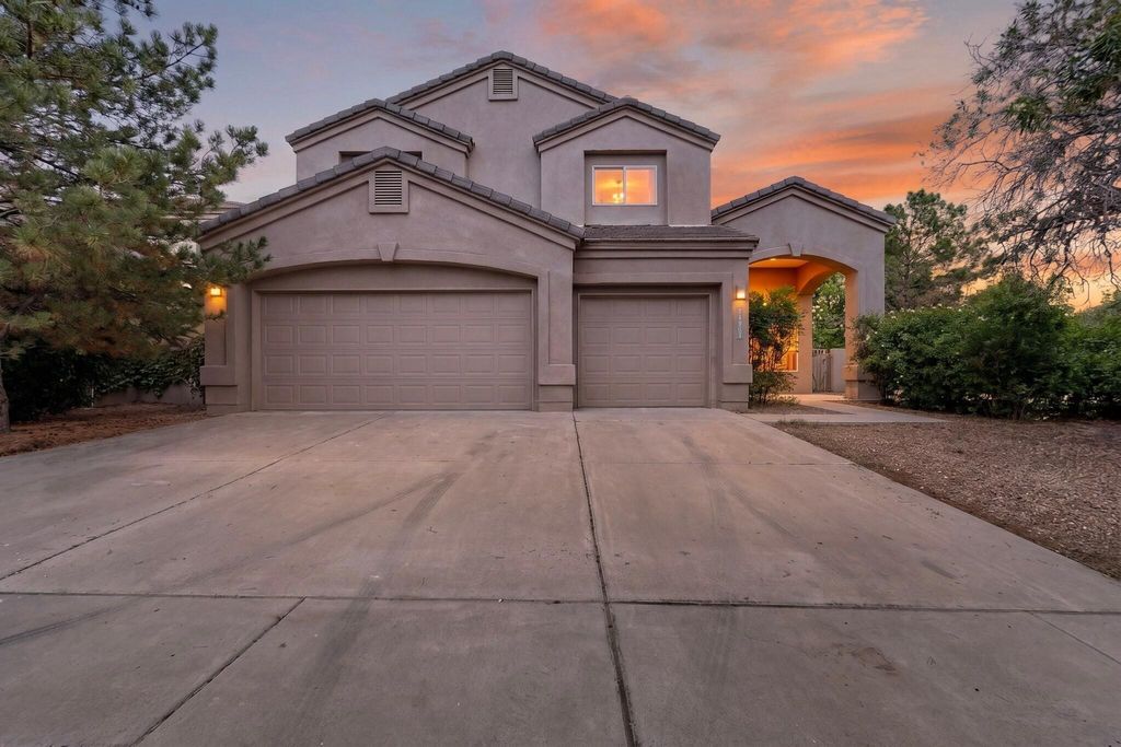 3827 Tundra Swan Court NW, Albuquerque, NM 87120
