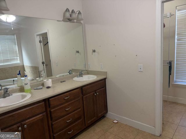 202 Waters Edge Drive, Kingsland, GA 31548