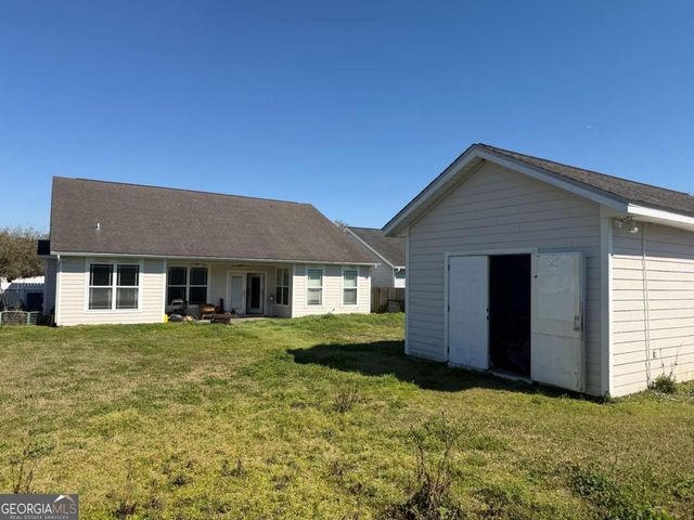 202 Waters Edge Drive, Kingsland, GA 31548