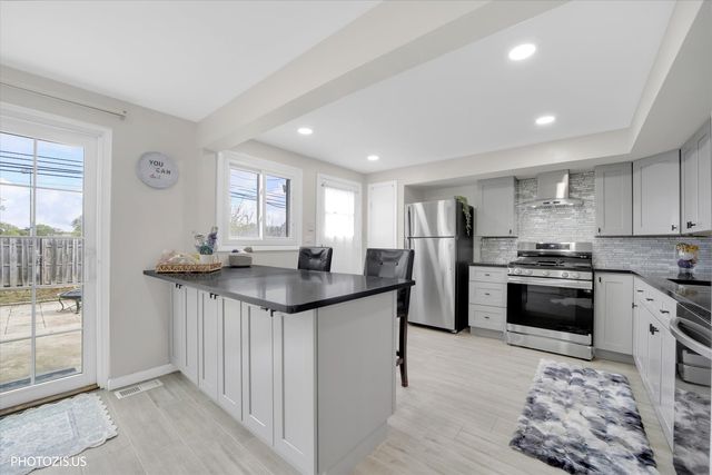 9268 Barberry Lane 0, Des Plaines, IL 60016