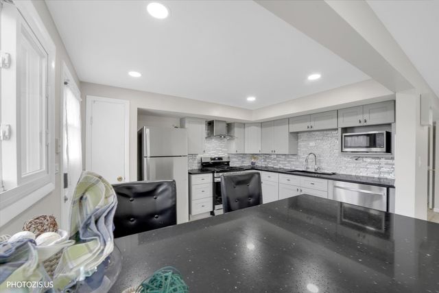 9268 Barberry Lane 0, Des Plaines, IL 60016