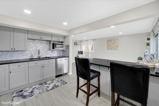 9268 Barberry Lane 0, Des Plaines, IL 60016