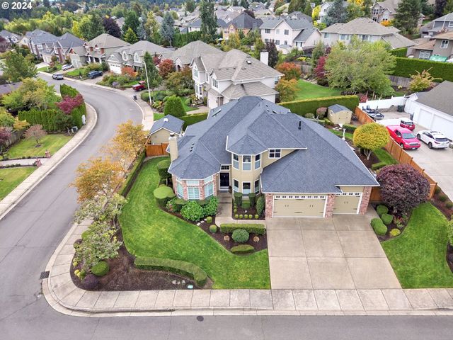 1380 RANIER Loop Nw, Salem, OR 97304