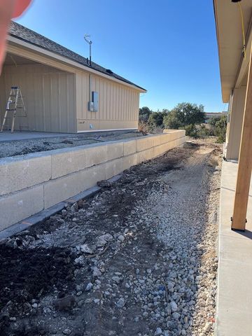 301 N 1st Street, Mertzon, TX 76941