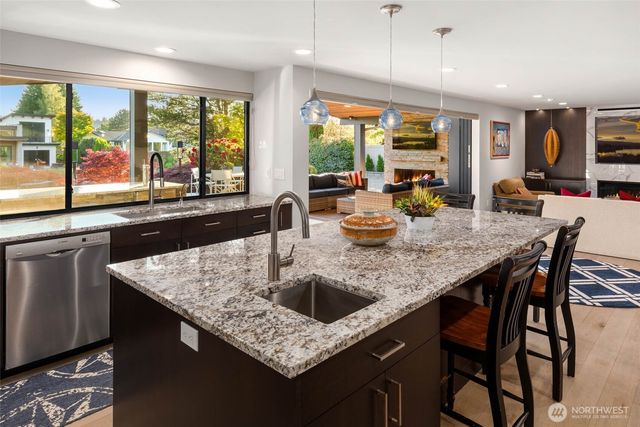 12 Columbia Key, Bellevue, WA 98006