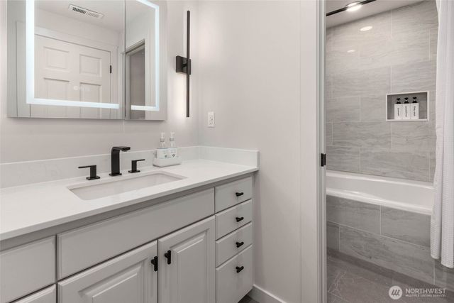 12 Columbia Key, Bellevue, WA 98006