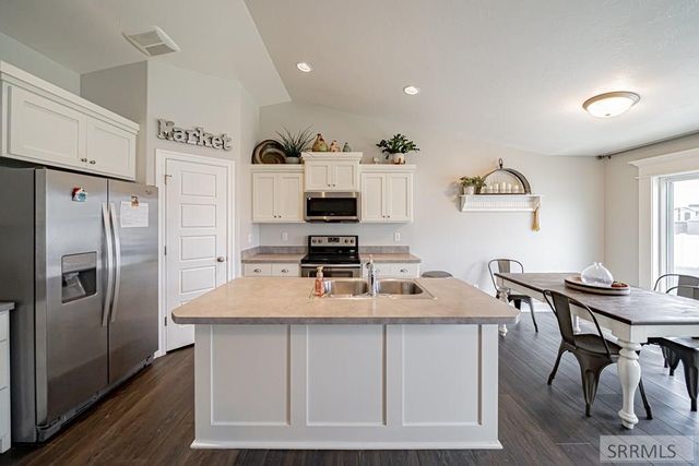 3914 N Monroe Avenue, Idaho Falls, ID 83401