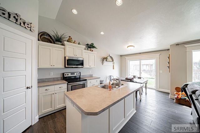 3914 N Monroe Avenue, Idaho Falls, ID 83401
