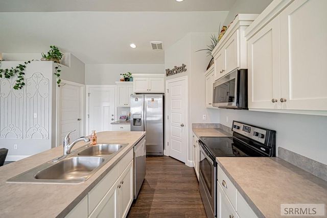 3914 N Monroe Avenue, Idaho Falls, ID 83401