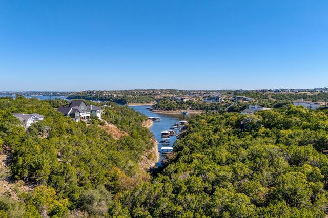 19508 Fisher LN, Spicewood, TX 78669