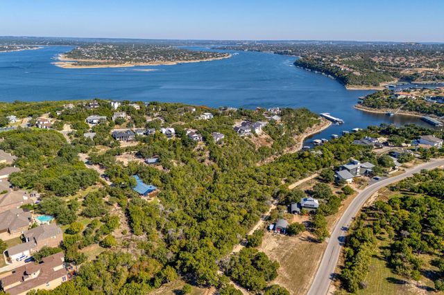 19508 Fisher LN, Spicewood, TX 78669