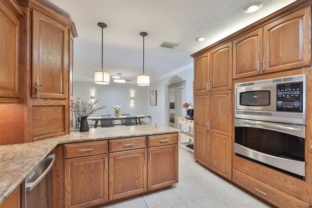 1311 ESTATEWOOD DRIVE, Brandon, FL 33510