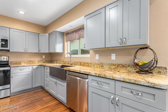 3601 E ROSEMONTE Drive, Phoenix, AZ 85050