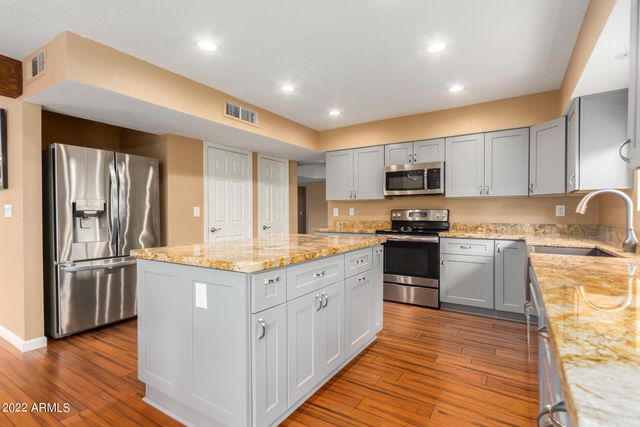 3601 E ROSEMONTE Drive, Phoenix, AZ 85050