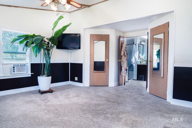 1200 Artesian Rd. 01, Eagle, ID 83616