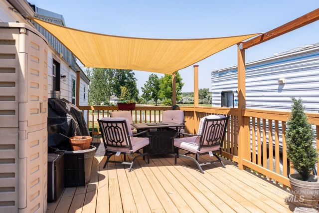 1200 Artesian Rd. 01, Eagle, ID 83616