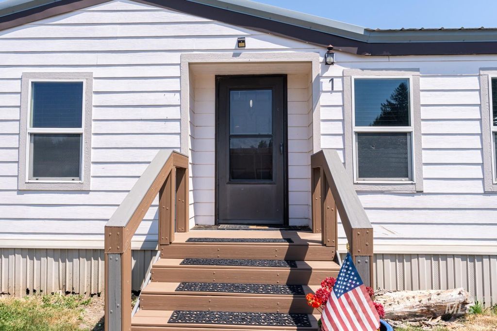 1200 Artesian Rd. 01, Eagle, ID 83616