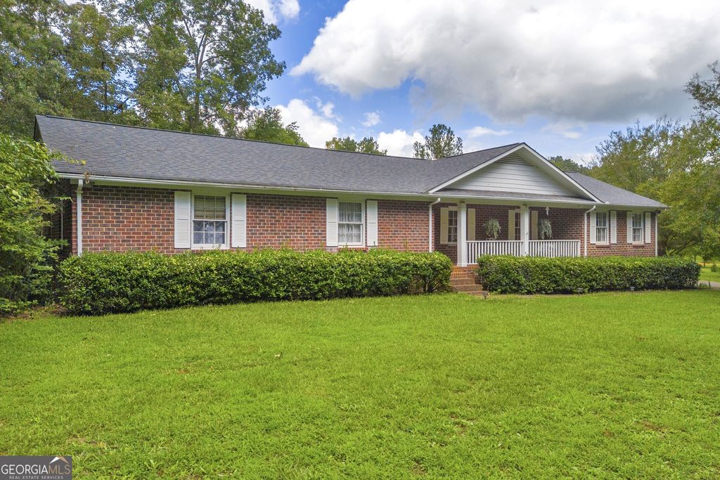 45 Racetrack Road, Danielsville, GA 30633