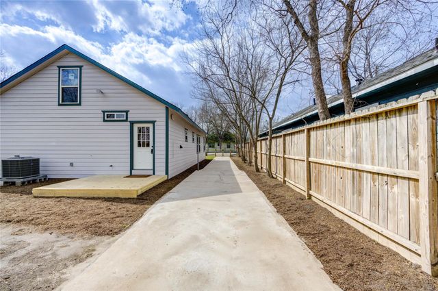 2710 Gano Street, Houston, TX 77009