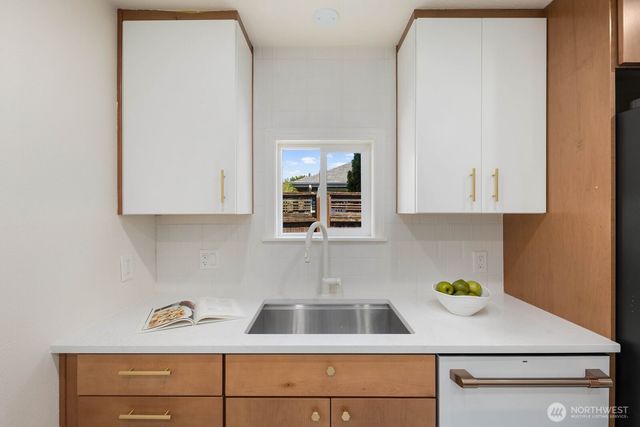 7508 30th Avenue SW, Seattle, WA 98126