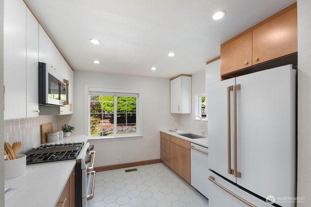 7508 30th Avenue SW, Seattle, WA 98126