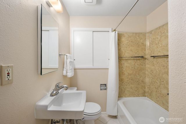 7508 30th Avenue SW, Seattle, WA 98126