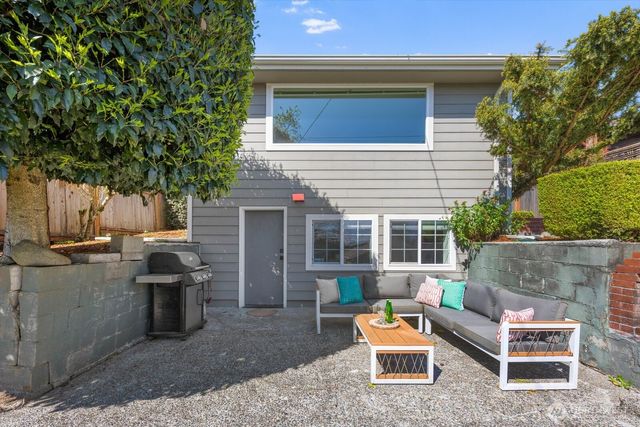7508 30th Avenue SW, Seattle, WA 98126