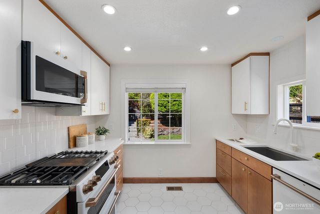 7508 30th Avenue SW, Seattle, WA 98126