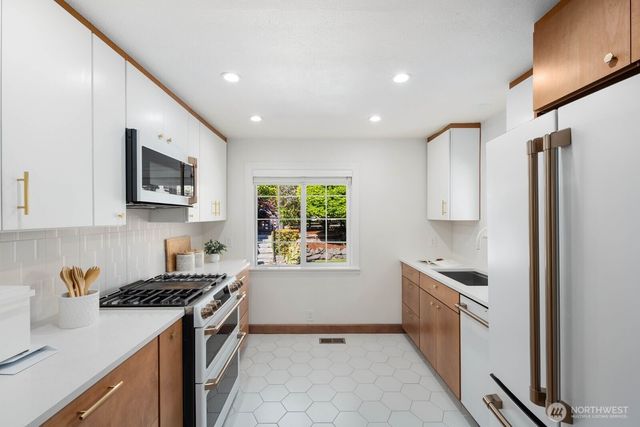 7508 30th Avenue SW, Seattle, WA 98126