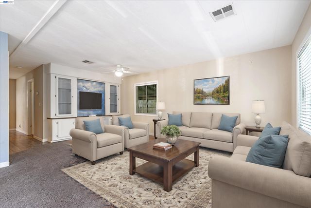 3263 Vineyard Ave 62, Pleasanton, CA 94566