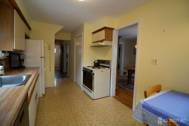 310 Sanford Avenue, Dunellen, NJ 08812