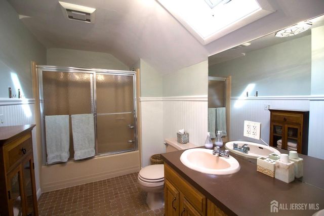 310 Sanford Avenue, Dunellen, NJ 08812