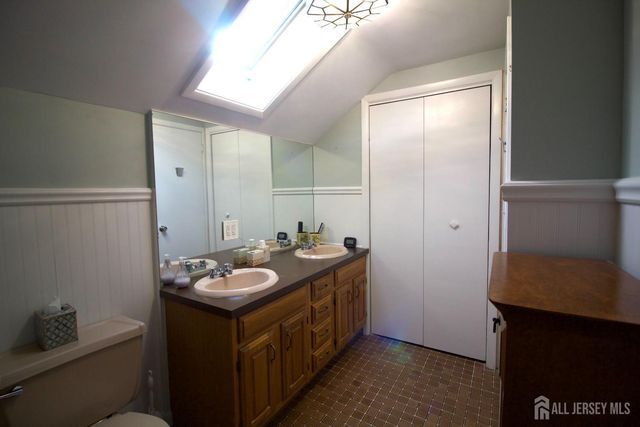 310 Sanford Avenue, Dunellen, NJ 08812