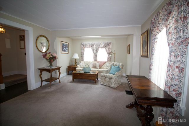 310 Sanford Avenue, Dunellen, NJ 08812