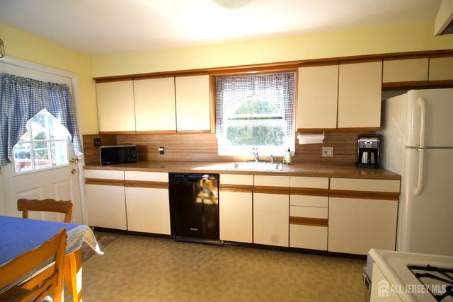 310 Sanford Avenue, Dunellen, NJ 08812