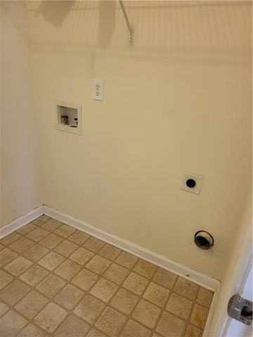 1372 Dukes Creek Drive, Kennesaw, GA 30152