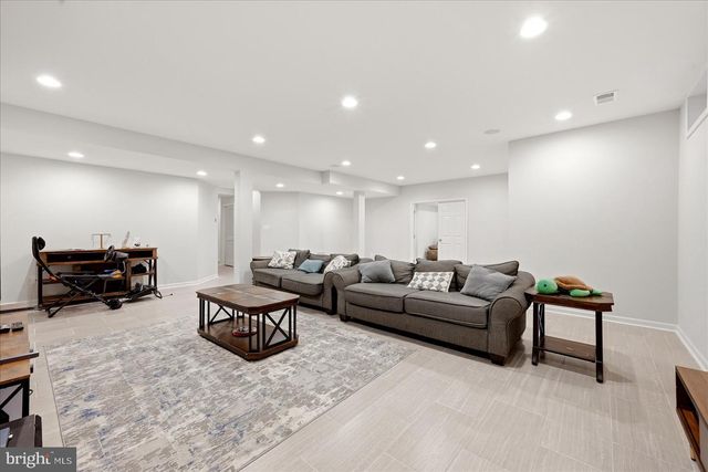 42173 ST HUBERTS PL, Chantilly, VA 20152