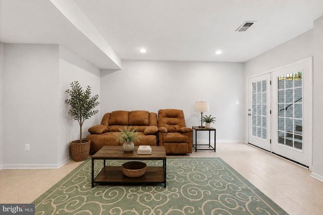 42173 ST HUBERTS PL, Chantilly, VA 20152