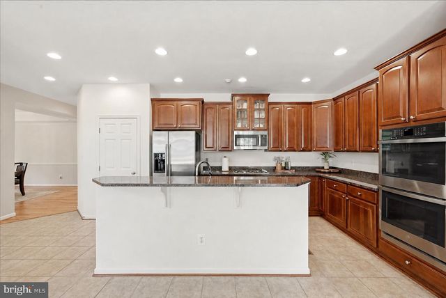 42173 ST HUBERTS PL, Chantilly, VA 20152