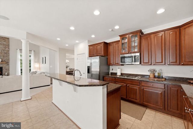42173 ST HUBERTS PL, Chantilly, VA 20152