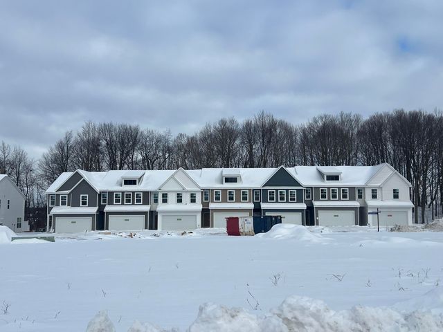 3335 Kings River Street SW 42, Wyoming, MI 49418