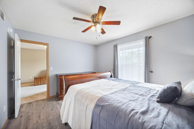 6595 Linwood Drive NE, Albertville, MN 55301