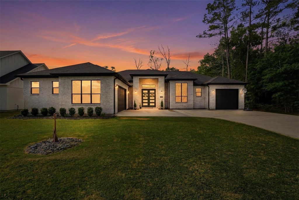 540 Road 662, Dayton, TX 77535