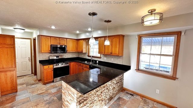 106 Heather Court, Scott Depot, WV 25560