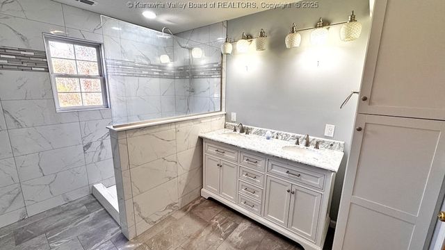 106 Heather Court, Scott Depot, WV 25560